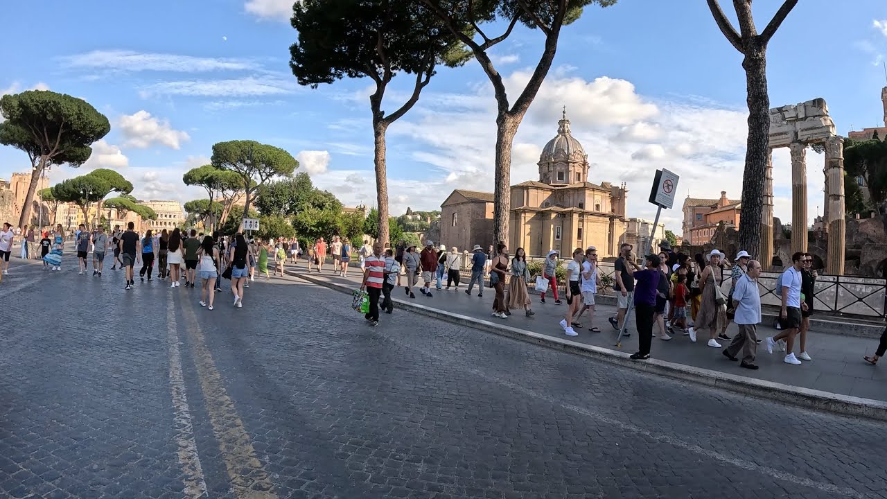 Rome by walk - immersive experience - 08 Via dei Fori Imperiali, Colosseo