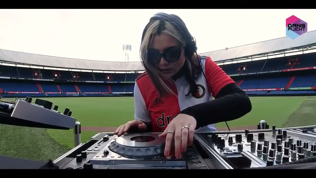 Dansplicht Presents: SAVE THE NIGHTLIVESTREAM w/ Cynthia Spiering @ De Kuip