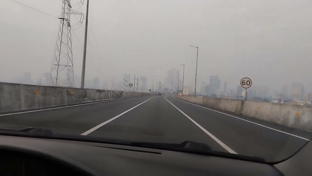 Skyway Going to Tagaytay.