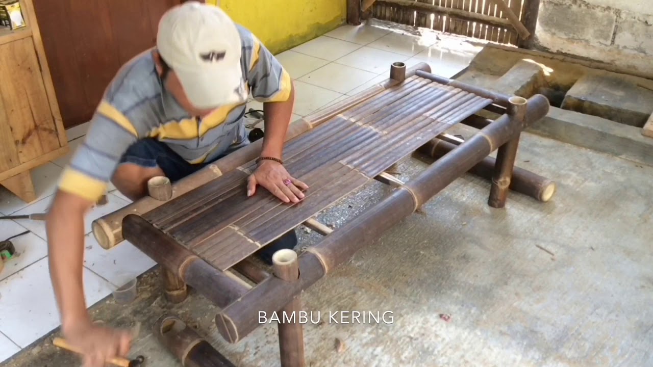 Membuat Kursi Taman Sederhana dari Bambu