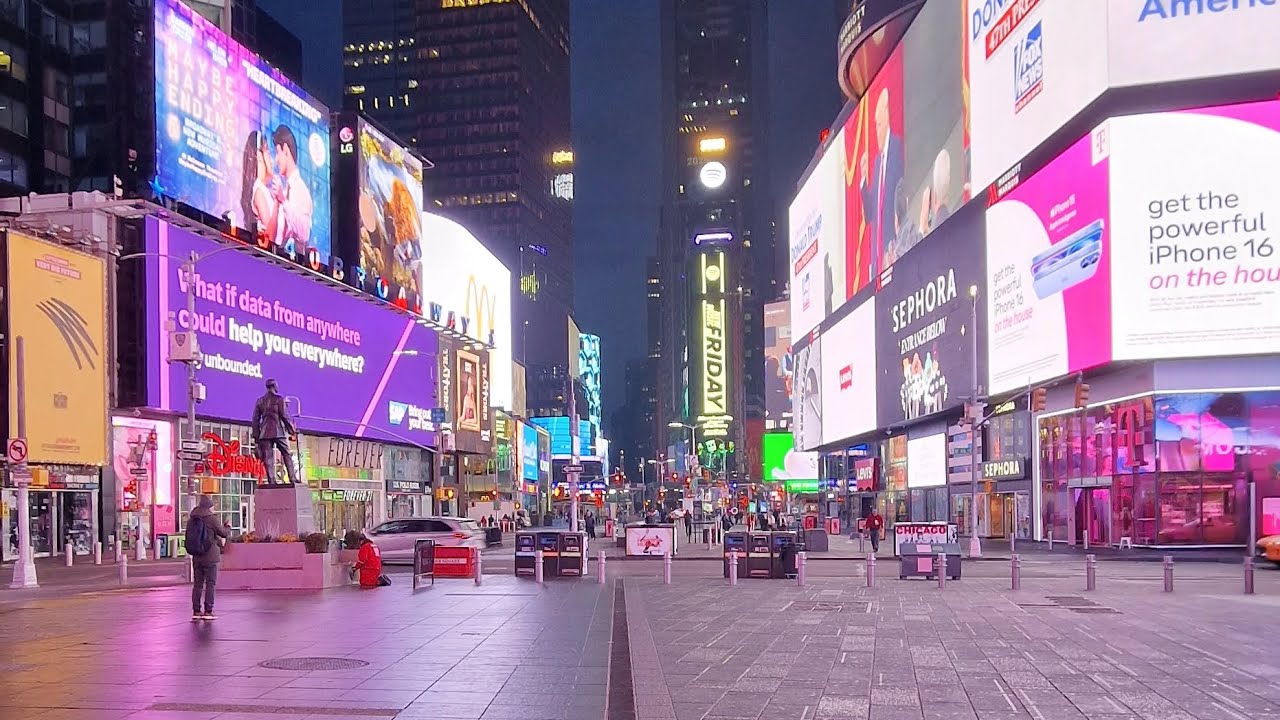 New York City Times Square early morning walk from M Social hotel  17/01/2025