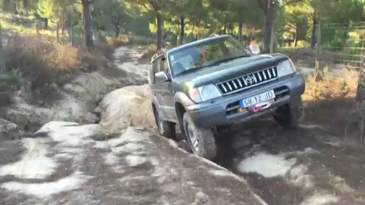Mitsubishi Pajero 3.2 DiD and Toyota Landcruiser KZJ95 Offroad
