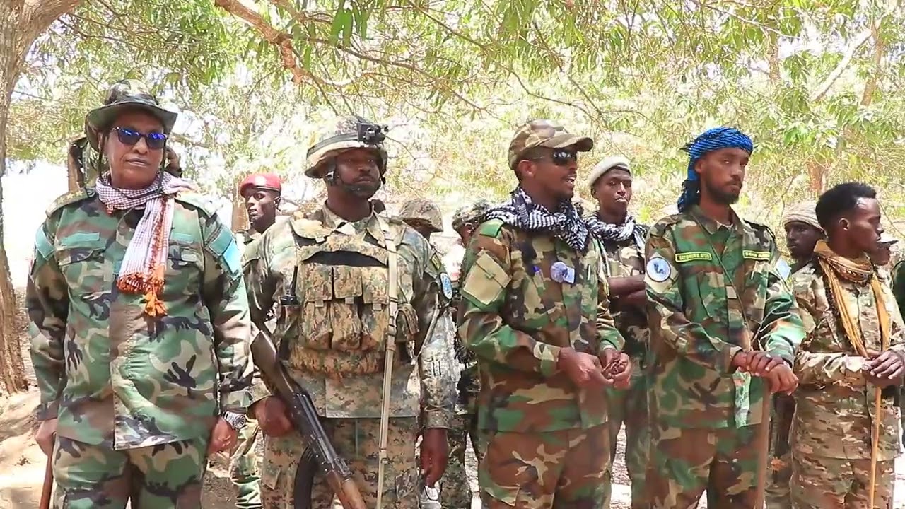 Taliyaha Qaybta 1-aad ee Komandooska GorGor, Gaashaanle Sare Saahid Faarax oo la hadlay dadka.......