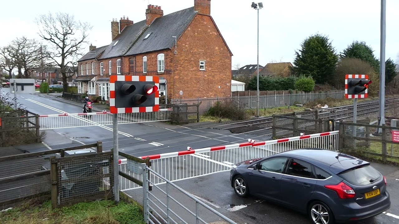 Bentley Heath Level Crossing 07/02/2026 (4)