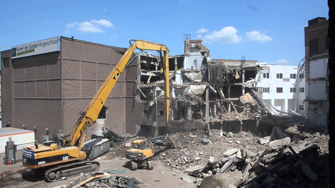Caterpillar  385B UHD (40 meter) demolition excavator - Van Kempen Afbraakwerken.
