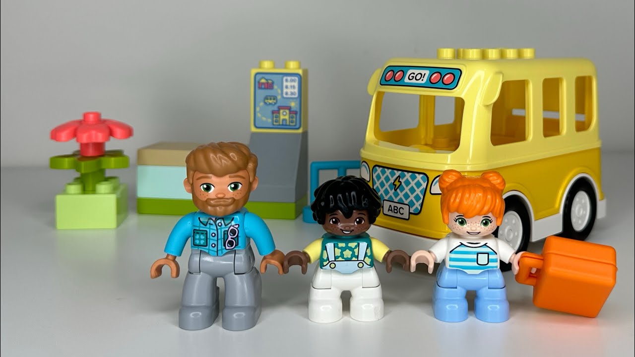 Let&rsquo;s play LEGO Duplo School bus 🎒
