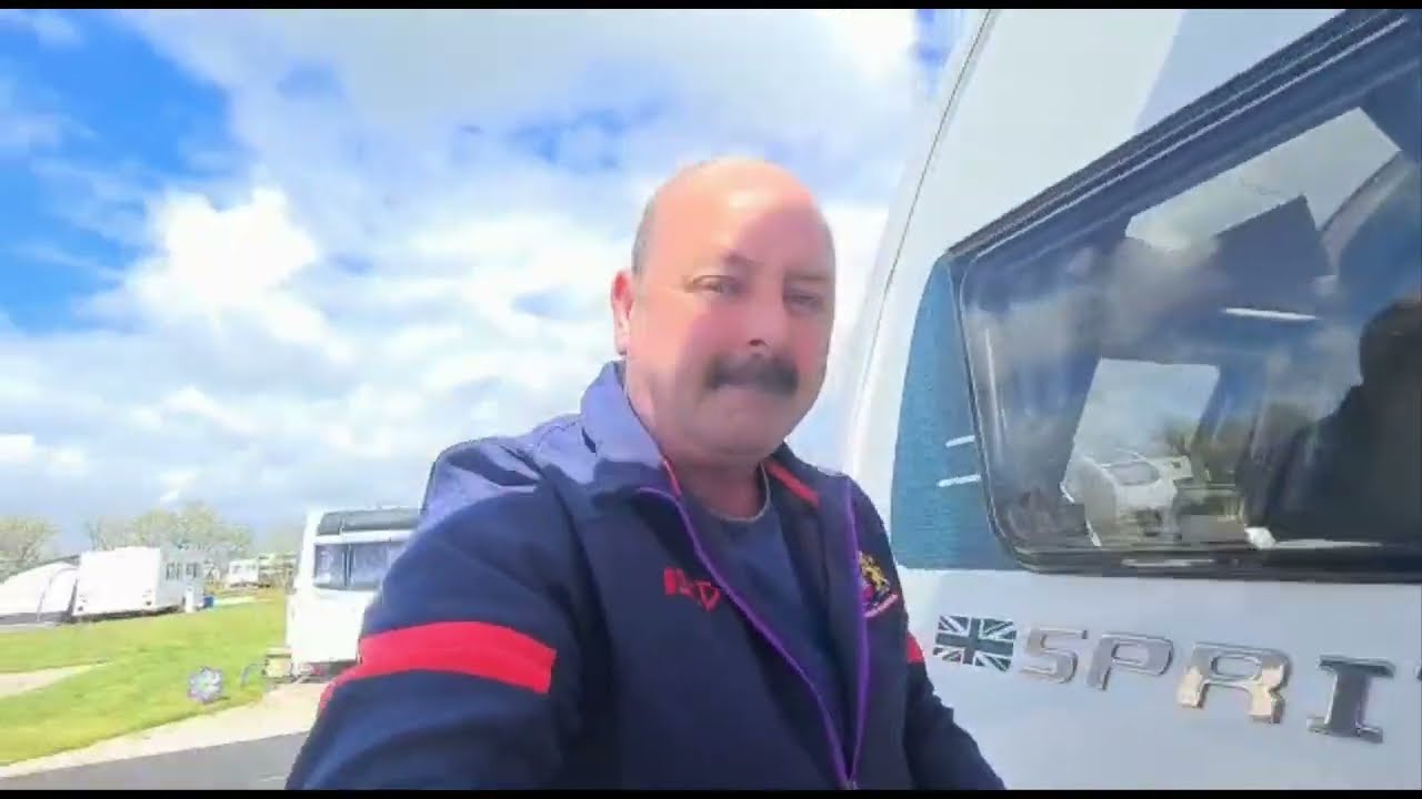 Tony why have you taken the wheel arch off the caravan?