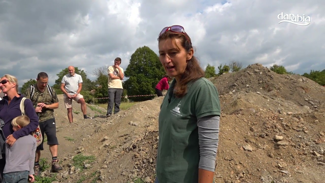 Boruzs Katalin régész szakvezetése a visegrádi Sibrik-dombon