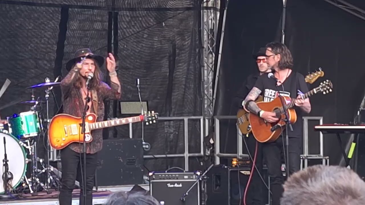 Xander & The Peace Pirates - Fire & Dancing In The Light - Chepstow Castle, Wales - 10th August 2025