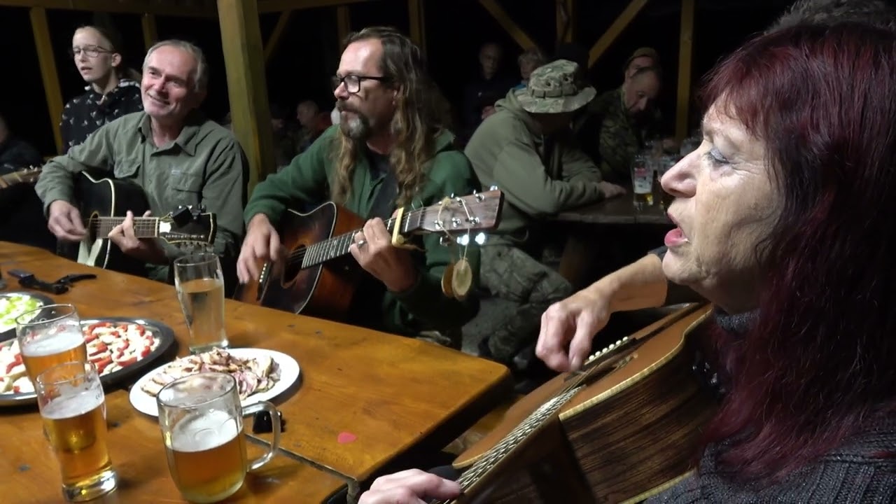 30. 9. 2023. Stvořidla, trampské hraní na konec sezóny. Zavírání Hospůdky Pohoda.