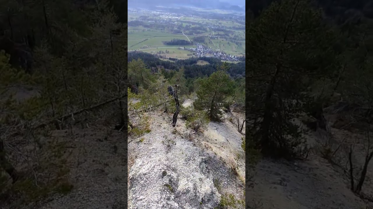 Walking on the edge 🏔️🌄 