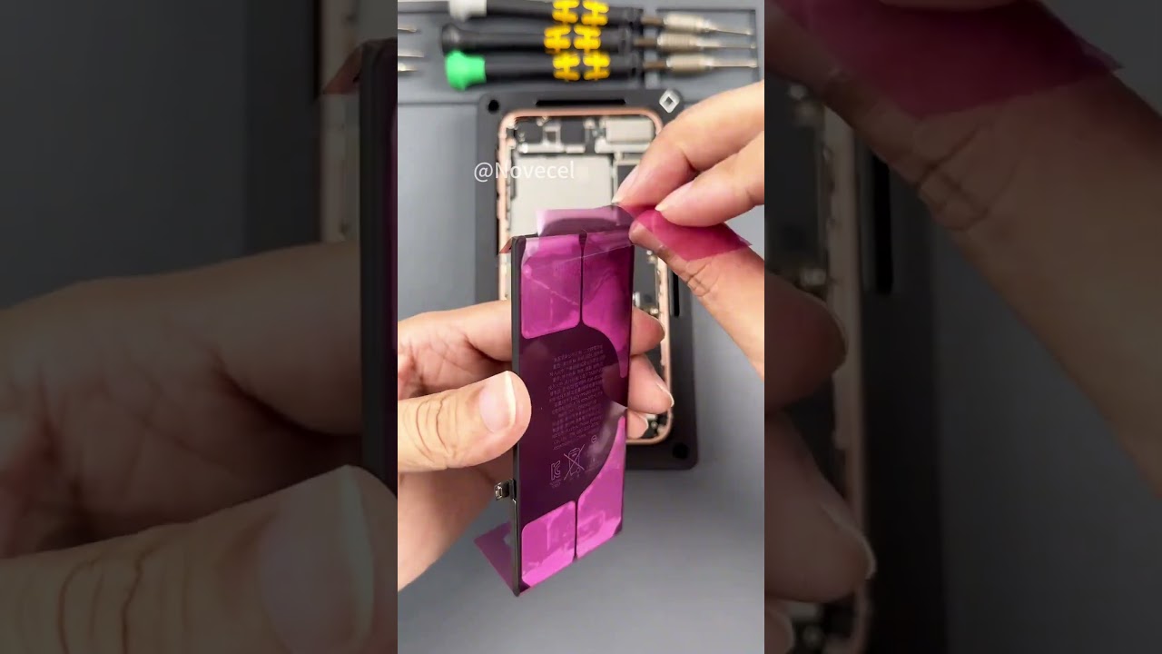 How do I know when my phone battery needs replacing? 