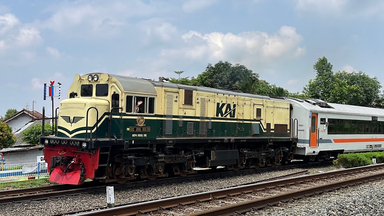 LOKOMOTIF LIVERY 1950s!!🤔🤯 | CC 201 83 31 SMC - KA 161 BANGUNKARTA (JG-PSE)