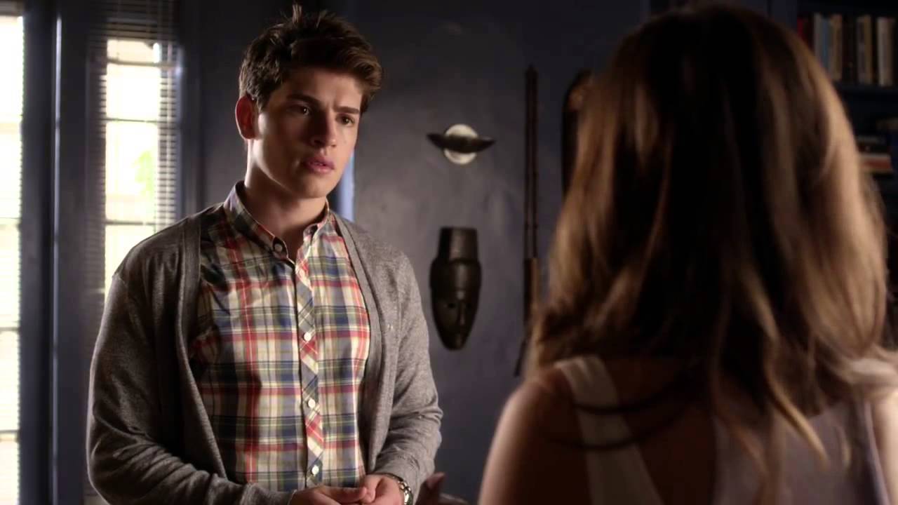 Pretty Little Liars 3x18 Lucy Hale & Gregg Sulkin Clip   'Dead to Me'