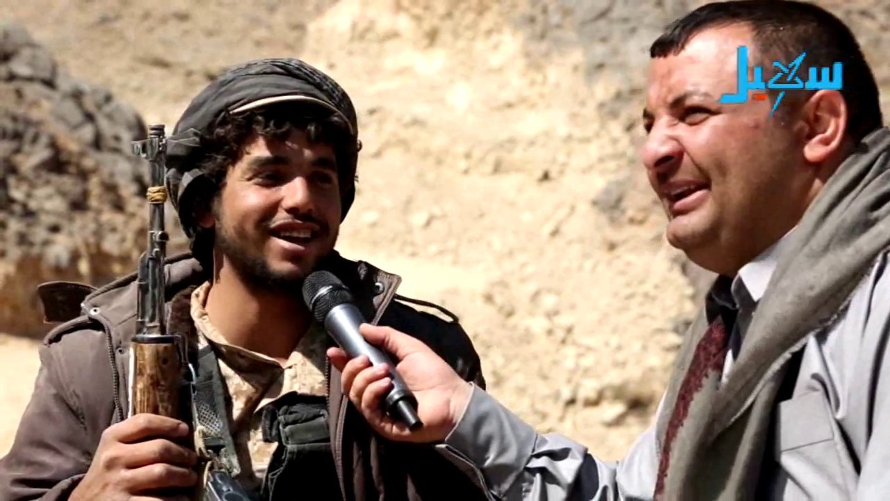 أحد افراد الجيش في مأرب يحكي لمحمد الحاوري قصته مع أبيه