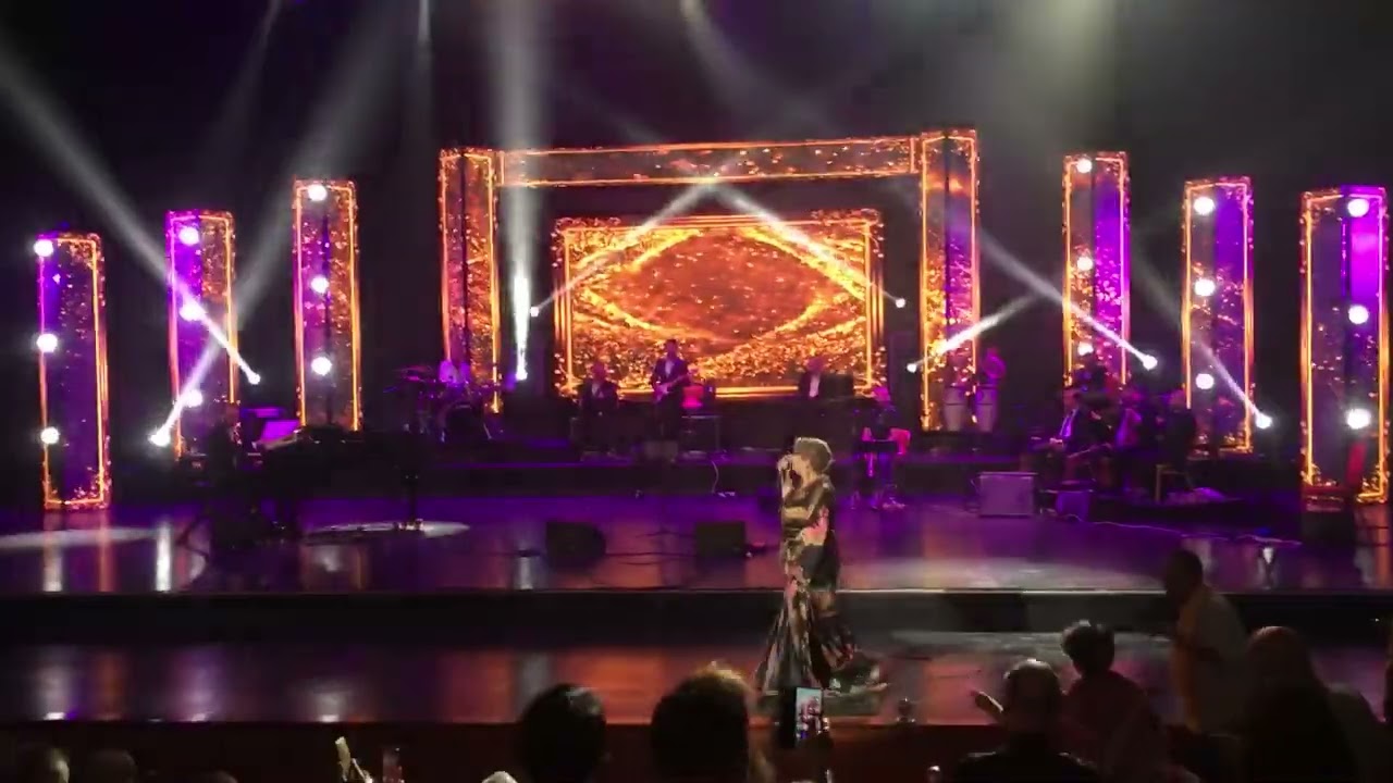 Cheba Fadela - N’sel Fik ➡️ Live à l’opéra d’Alger 10/05/2024