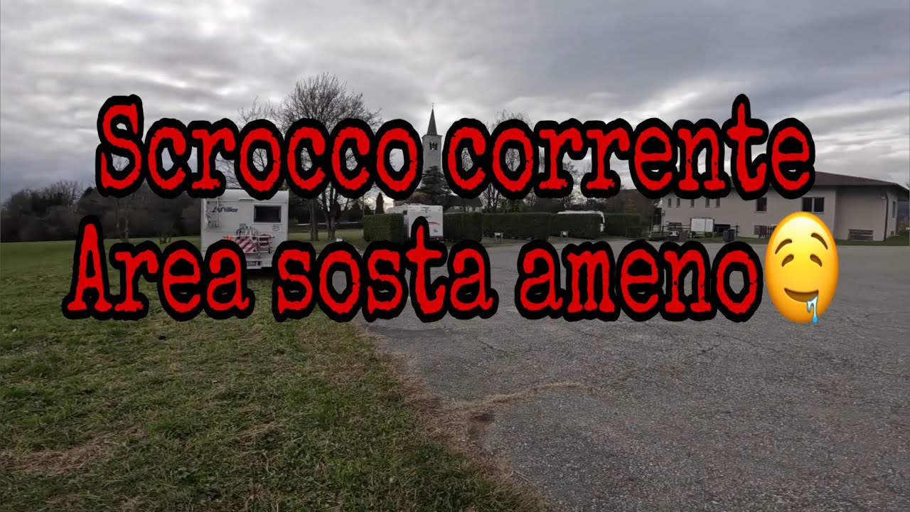 ameno parcheggio di fianco all' area sosta e mi attacco alla corrente
