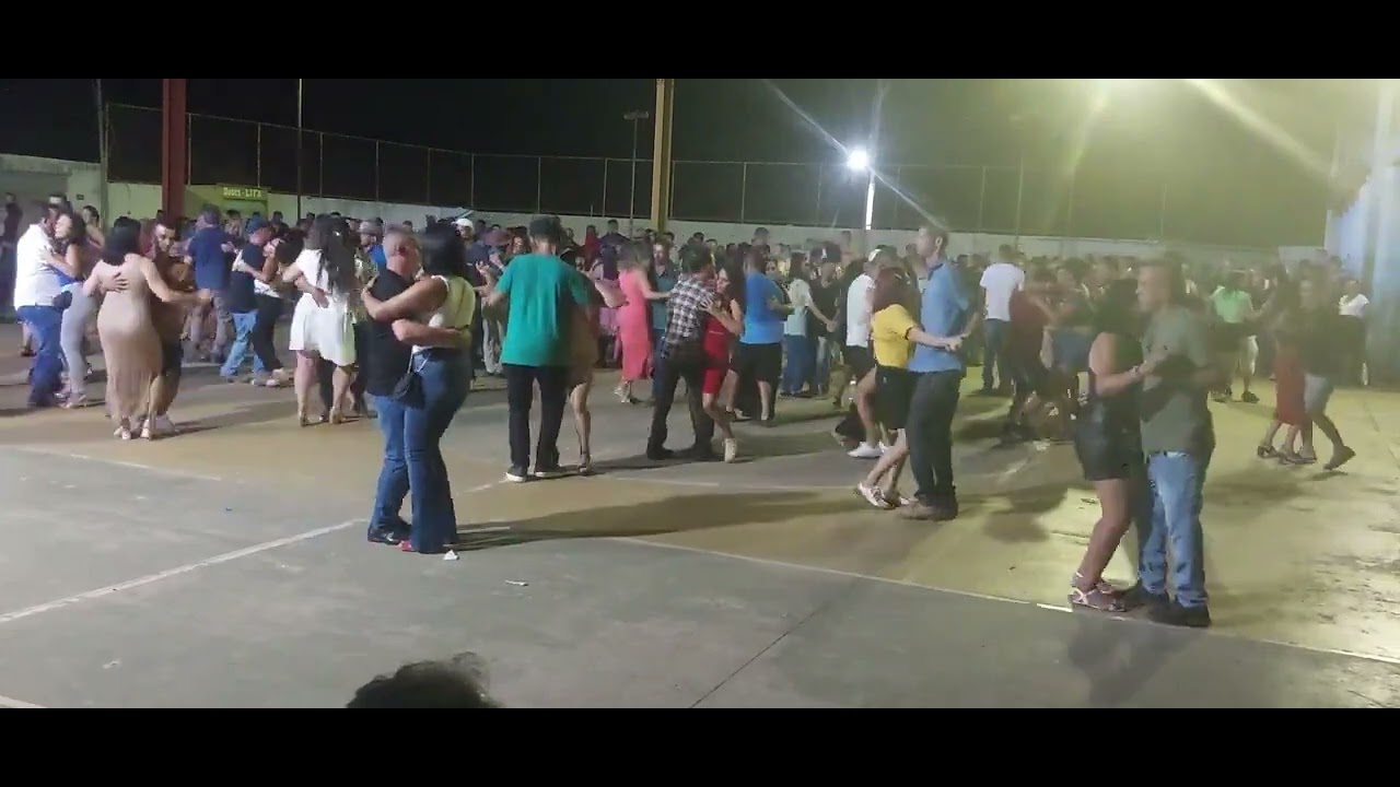 Vamos dança Forro #passossertanejos #Mamonas #roça #vidanaroça #minasgerais #vidareal  #mulherbonita