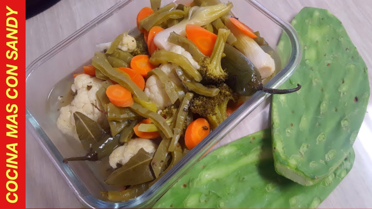 NOPALITOS Y VEGETALES EN ESCABECHE/ NOPALES Y VERDURAS EN VINAGRE