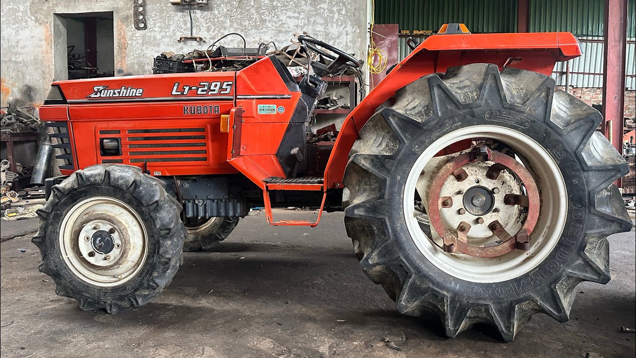 Máy cày bãi Kubota L1 295 hàng bãi đầu sàn.Hai cầu trợ lái.Nguyên bản đẹp xuất sắc
