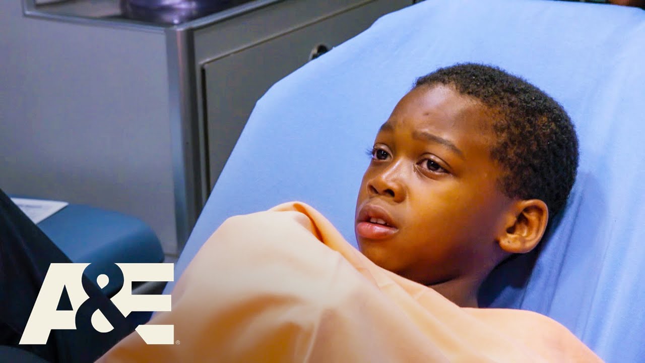 Emergency Alert: Youngsters in Medical Trouble | Nightwatch | A&E