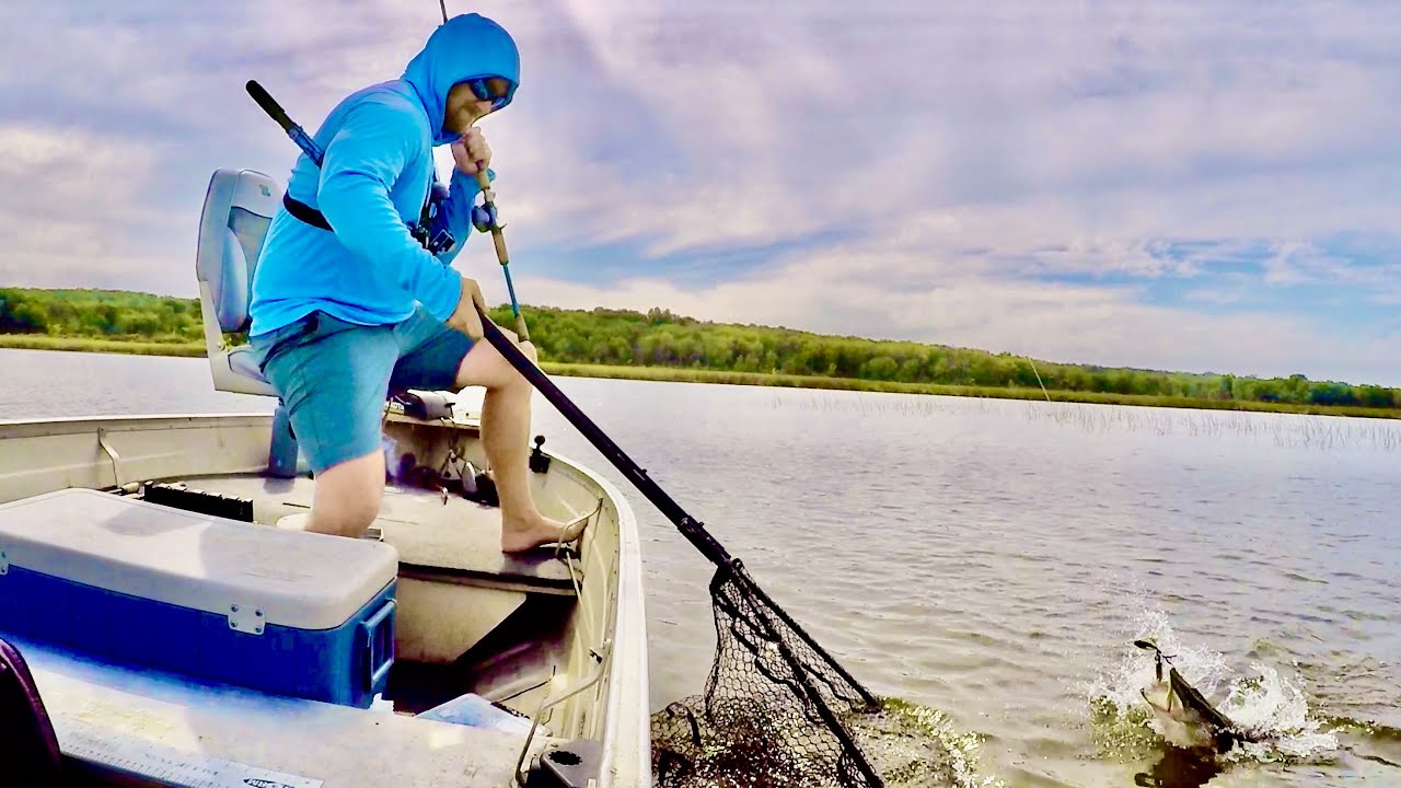 Fall Northern Pike Fishing! - Chasing BIG Fish!!!