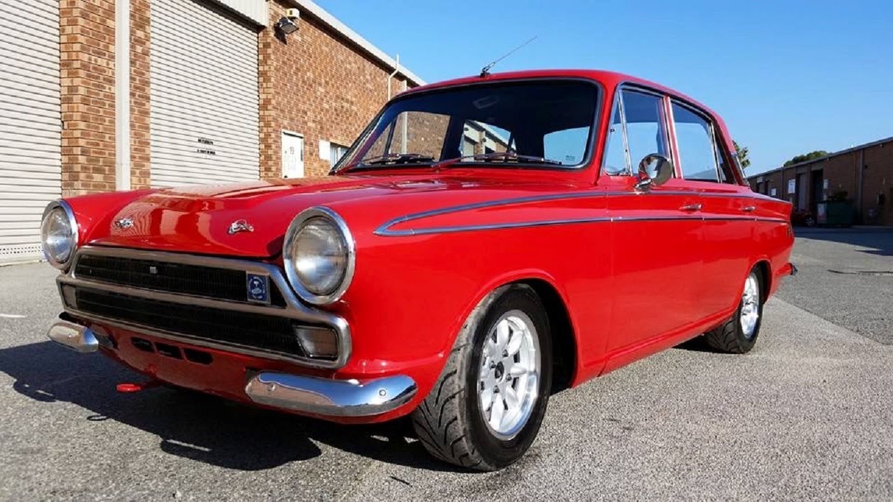 Подготовка, грунтовка и покраска Ford Cortina