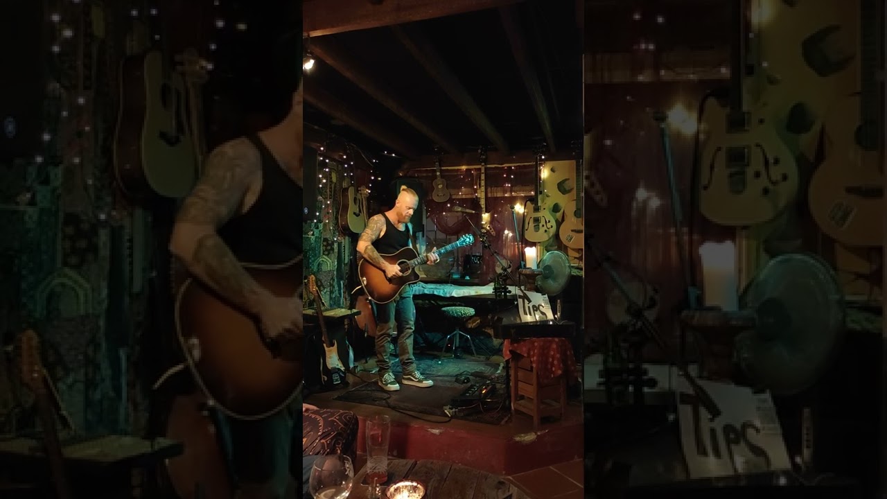 U2 - With or without you. Dave Hedley, Rock Island Bar, Corralejo (Fuerteventura).