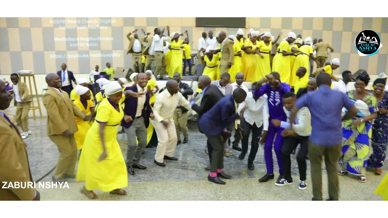 Yebabaweeeee....Ya Korali YO KU NKOMBO YATANGAJE ABANTU KUBERA IMIBYINIRE YABO ! Biraryoshye...