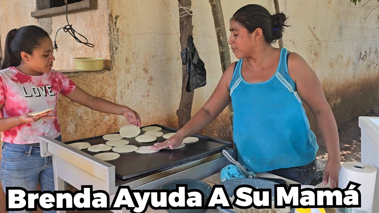 Doña Maribel Explica  Que Siempre A Vendido Tortillas 