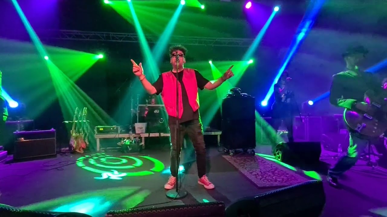 CRVENA JABUKA-Oči su se navikle na mrak (Bogaloo 2022)