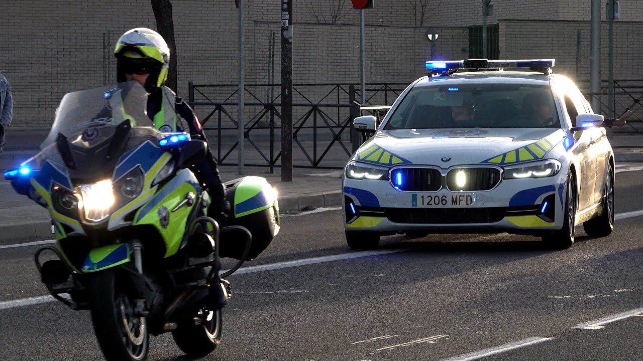 Escolta a las selecciones de Marruecos y Perú en Madrid. Policía Municipal y Nacional