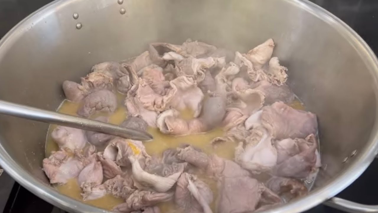 EL CUÑADO COCINANDO BUCHE EN TAQUERIA LA BONITA DE SHAFTER CALIFORNIA #carneasada #carnitas #cabeza