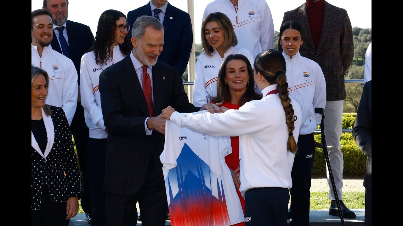 Los Reyes con el equipo nacional de los Juegos Paralímpicos de Invierno Milano Cortina 2026