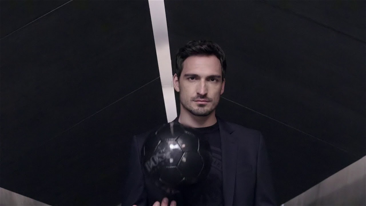 Mats Hummels goes smart-casual with BOSS, official fashion outfitter to the German team | BOSS