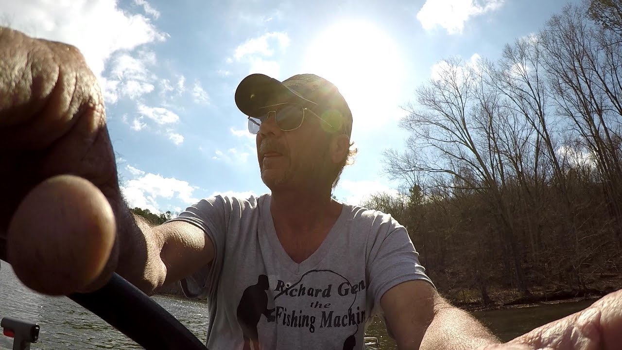 Crappie Fishing - Catching Pre-Spawn Crappie ! 2018