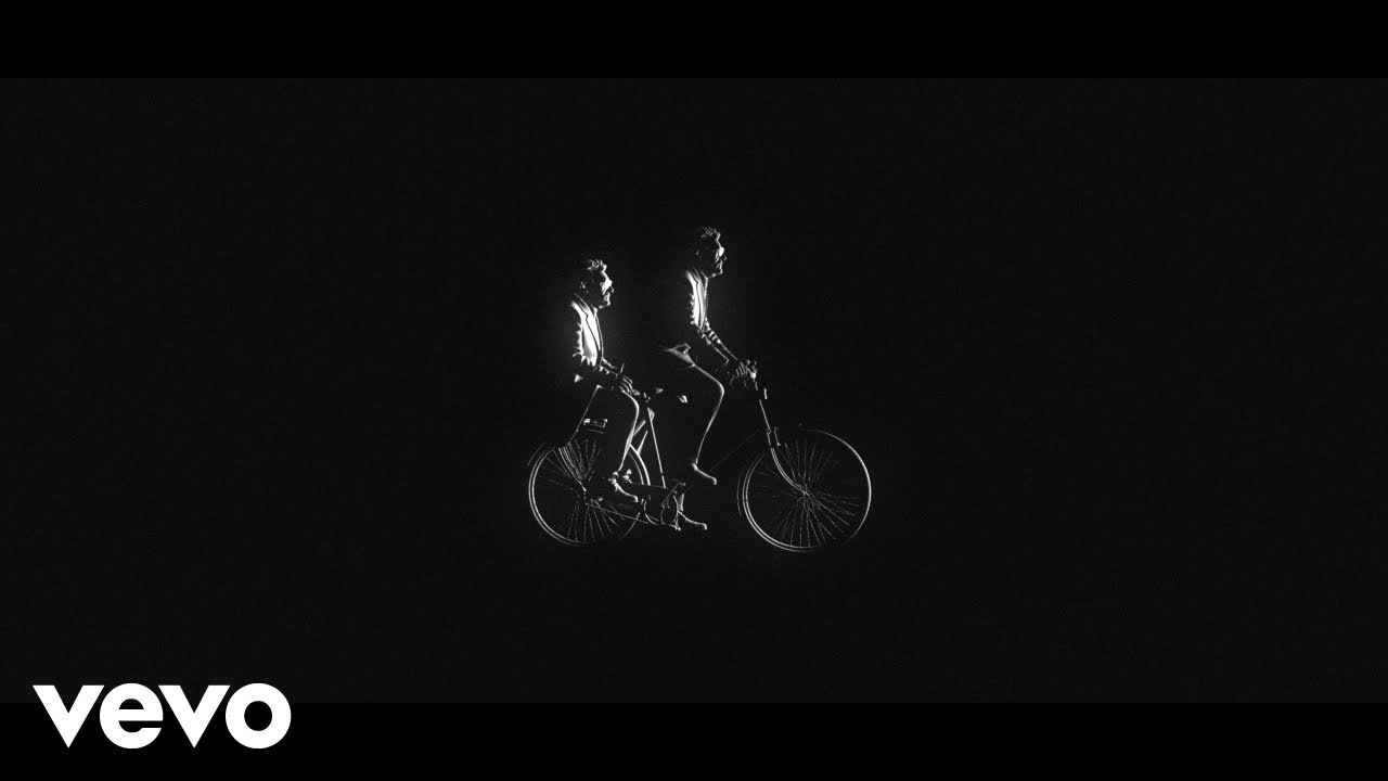 Dargen D'Amico - Doppia Mozzarella (Visual)