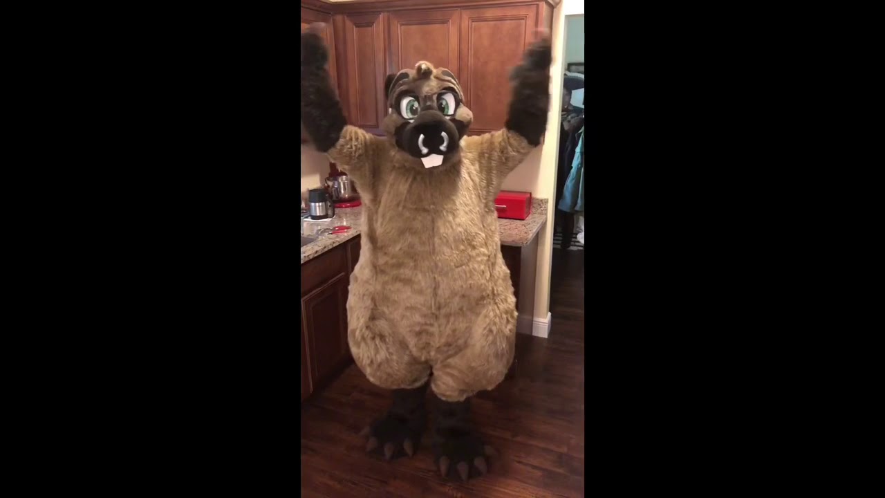 I&rsquo;M A BEAVER! | More Fur Less ~ First full suitup!
