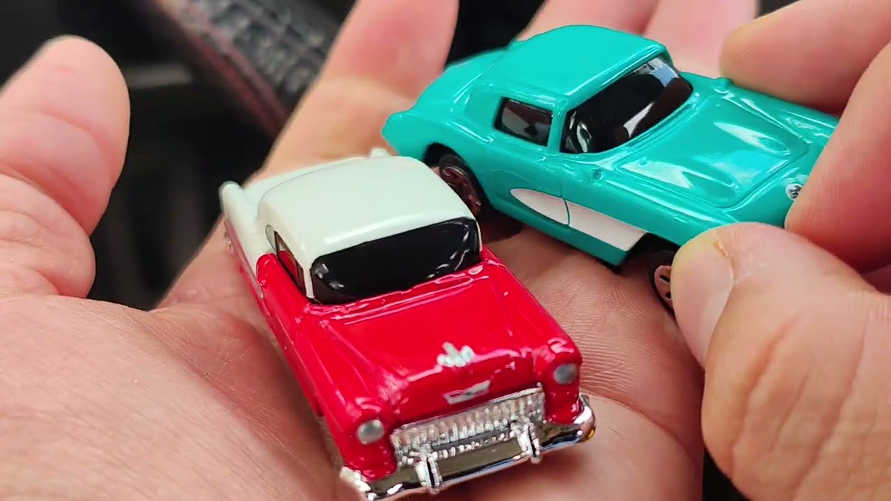 De básicos a clásicos: comparando tres mundos del diecast