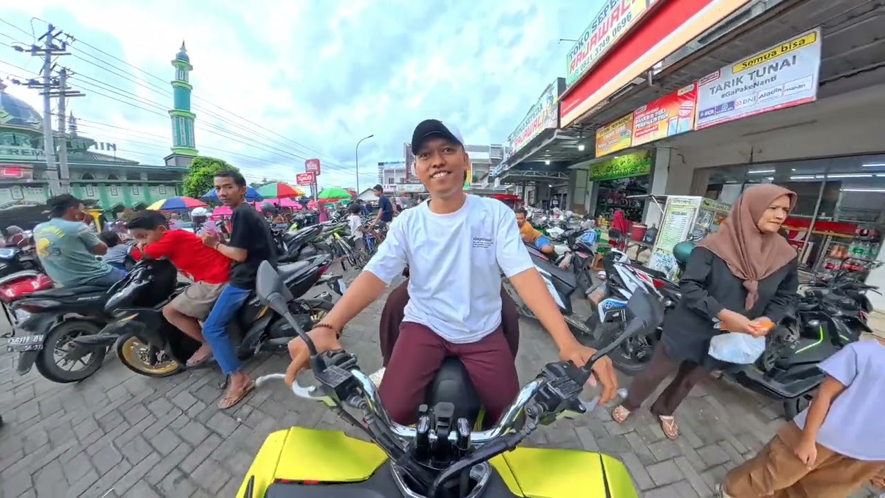 CARI TAKJIL DIPAMOTAN BARENG ISTRI