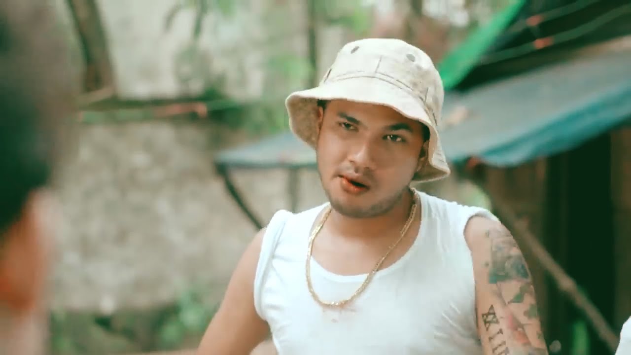ေခြေပါက္တယ္ 😂😂- Aung Thu Lwin (Kelvin Kate)