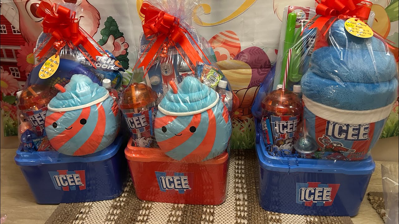 Lunchtime in the Treasure Chest live!  Icee and Bluey Easter Gift Preparation