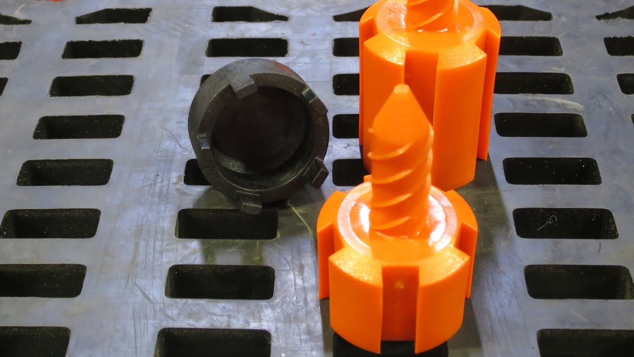 New hammerless attachment system makes screening media change-outs safer and faster