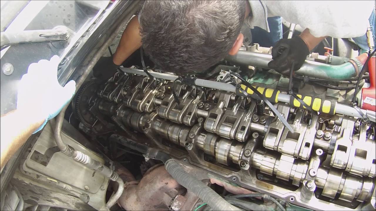 How to Replace an injector on a Semi-Truck.  Volvo D16 Engine