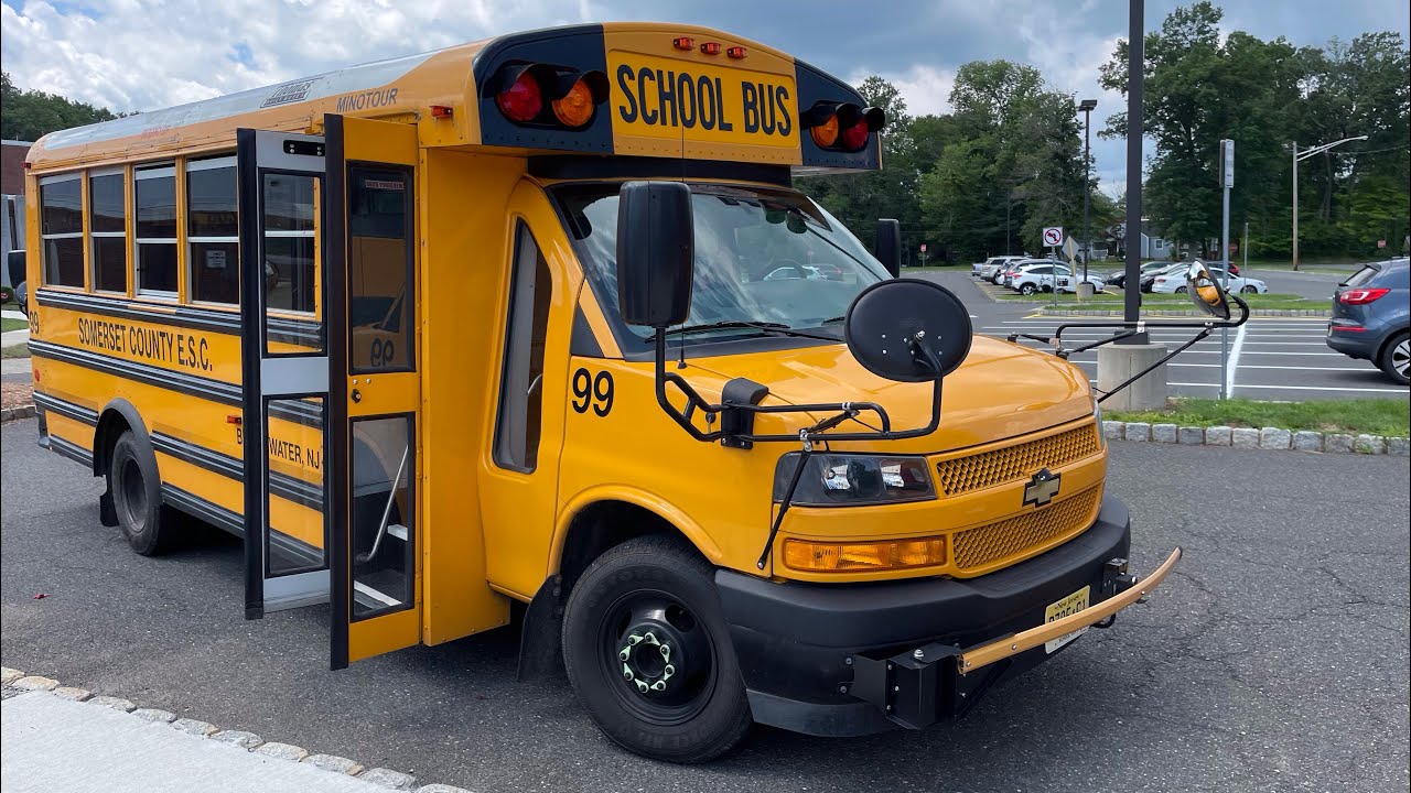 2020 Thomas Minotour Bus 99 Ride Along in Late Summer (Chevrolet Express)