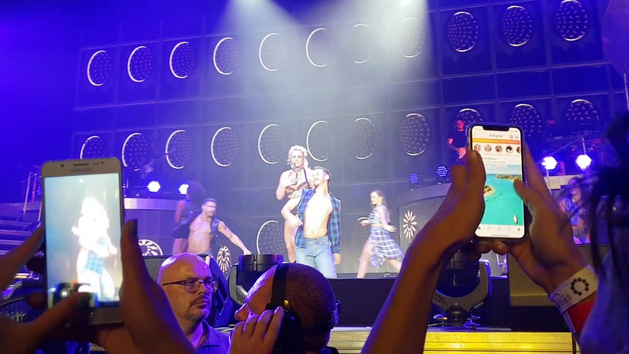 Britney Spears' Piece of Me Tour Live @ Antwerpen, Belgium - Clumsy & Change Your Mind