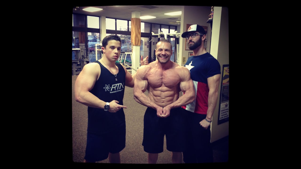 Marc Lobliner Trains Chest with Vann Brah and Nick Wright Bodybuilding | Tiger Fitness