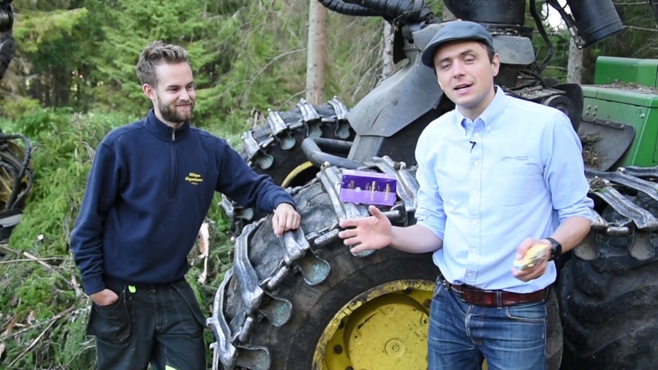 Apelsin vs. 25 ton skogsmaskin