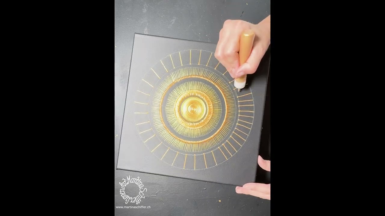 Mandala malen auf dem Drehteller