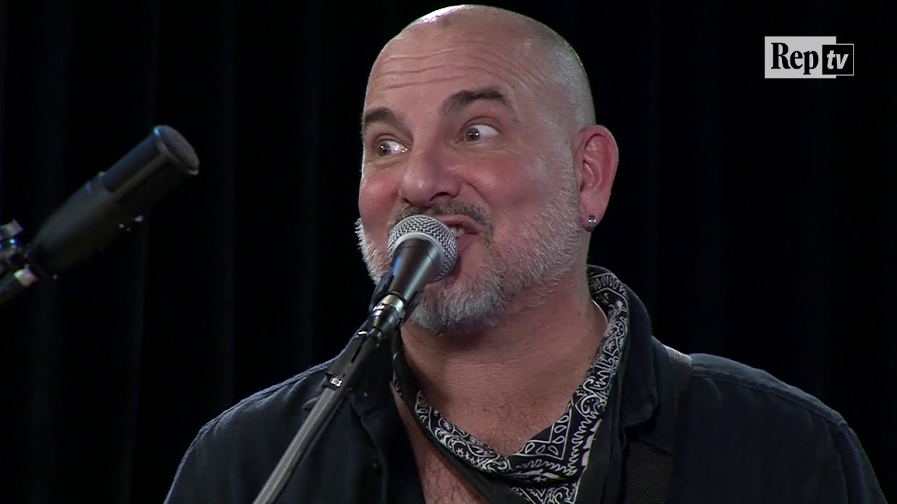 Webnotte, Lo Cascio suona Bob Dylan: lo show con l'armonica